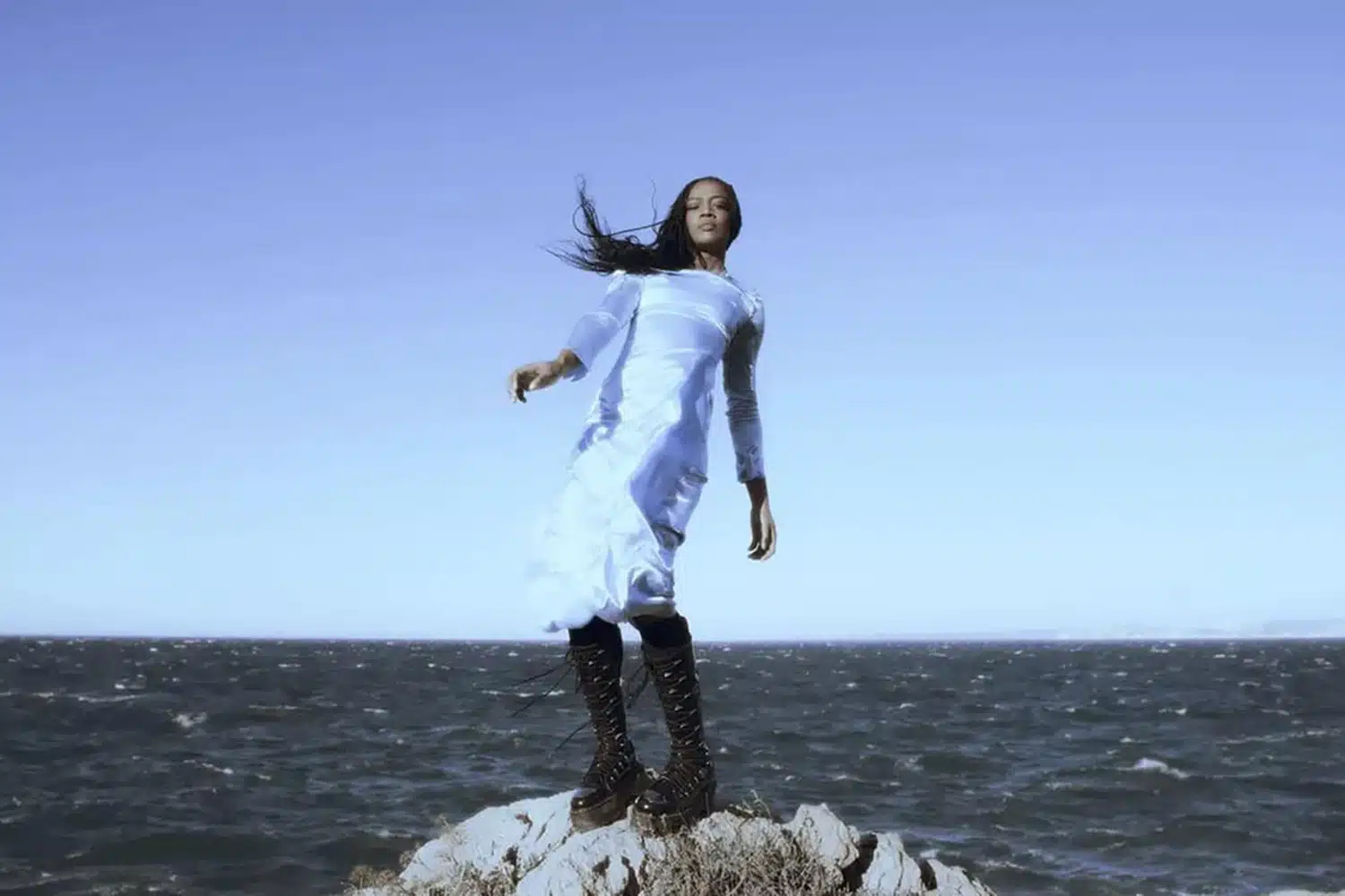 celia-kameni-c-anne-laure-etienne-web-paysage