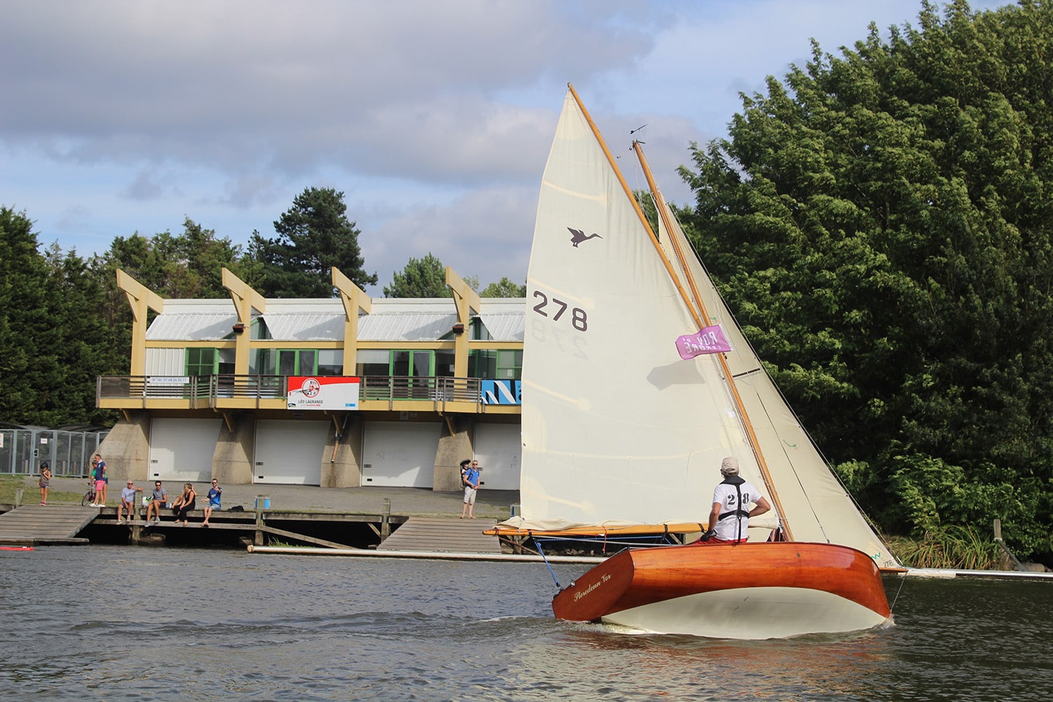 Devant le club aviron (c) Jessica Selo